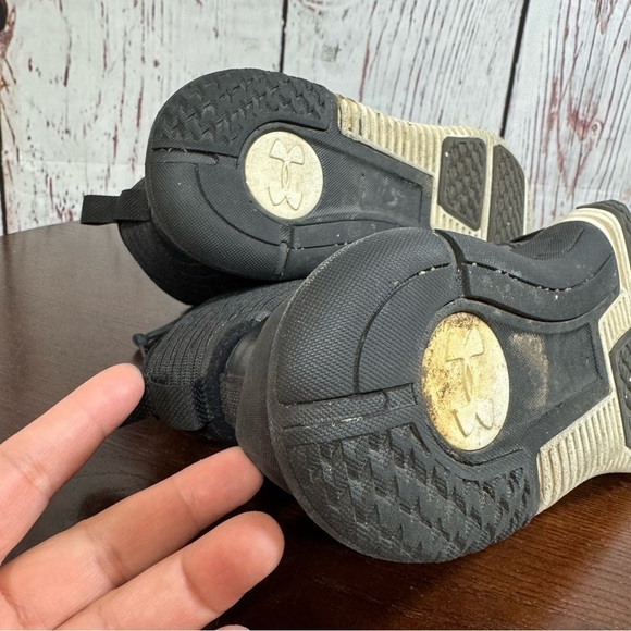 Under Armour High Top Volleyball Sneakers Women’s size 7 in black GUC - Picture 6 of 12